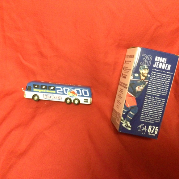 NHL COLUMBUS BLUE JACKETS team bus and bobble head - Picture 2 of 2